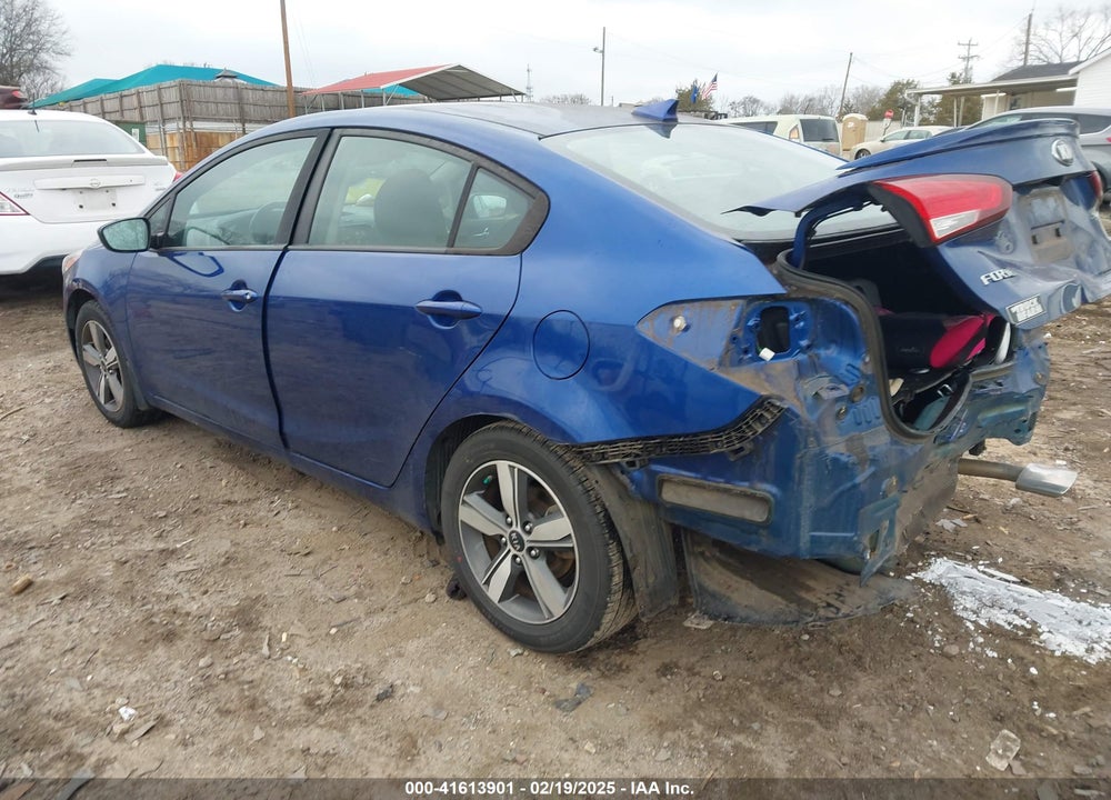 2018 KIA FORTE VIN: 3KPFL4A7XJE192332