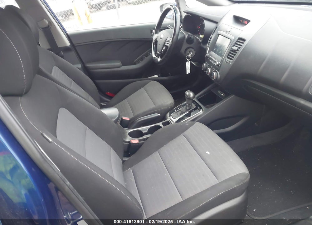 2018 KIA FORTE VIN: 3KPFL4A7XJE192332