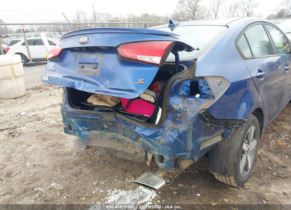 2018 KIA FORTE VIN: 3KPFL4A7XJE192332