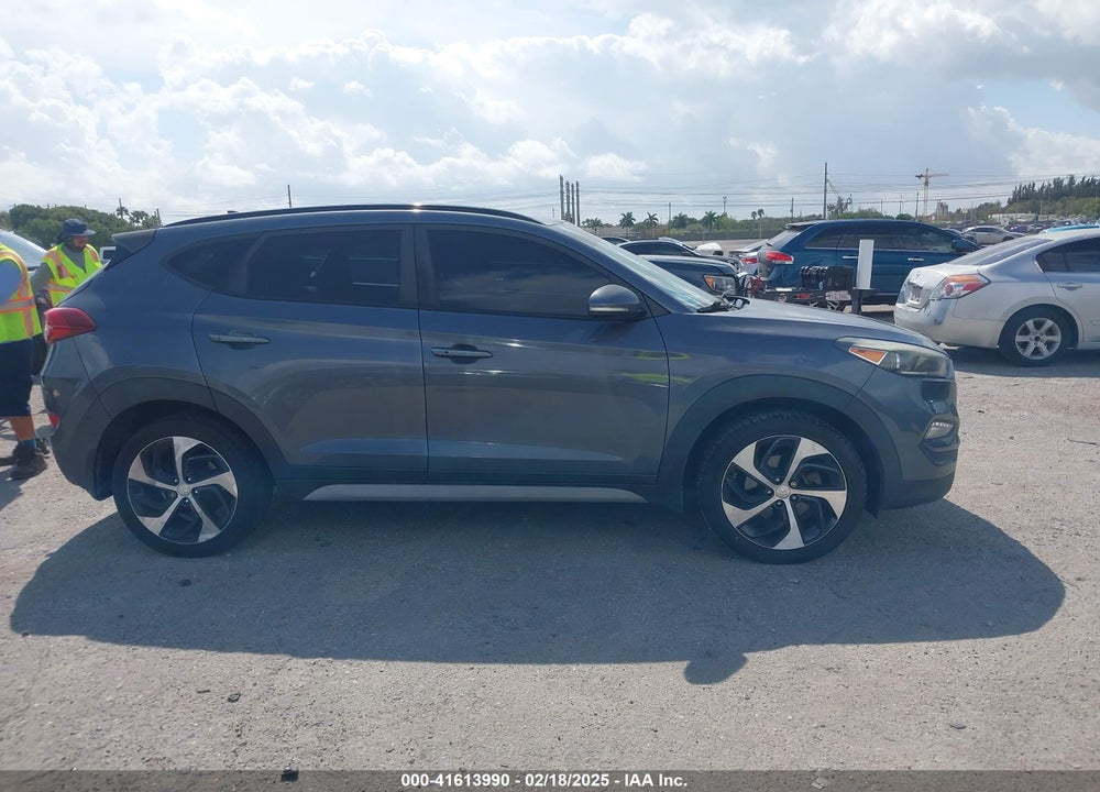 2018 HYUNDAI TUCSON VALUE VIN: KM8J33A2XJU726421