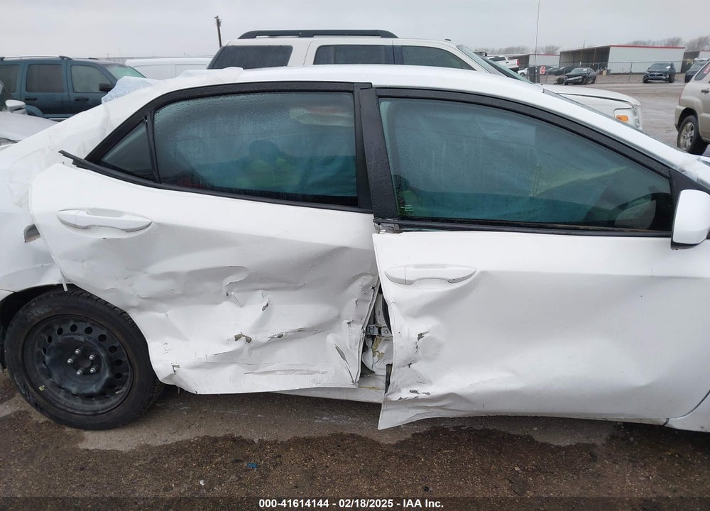 2018 TOYOTA COROLLA VIN: 5YFBURHEXJP748747