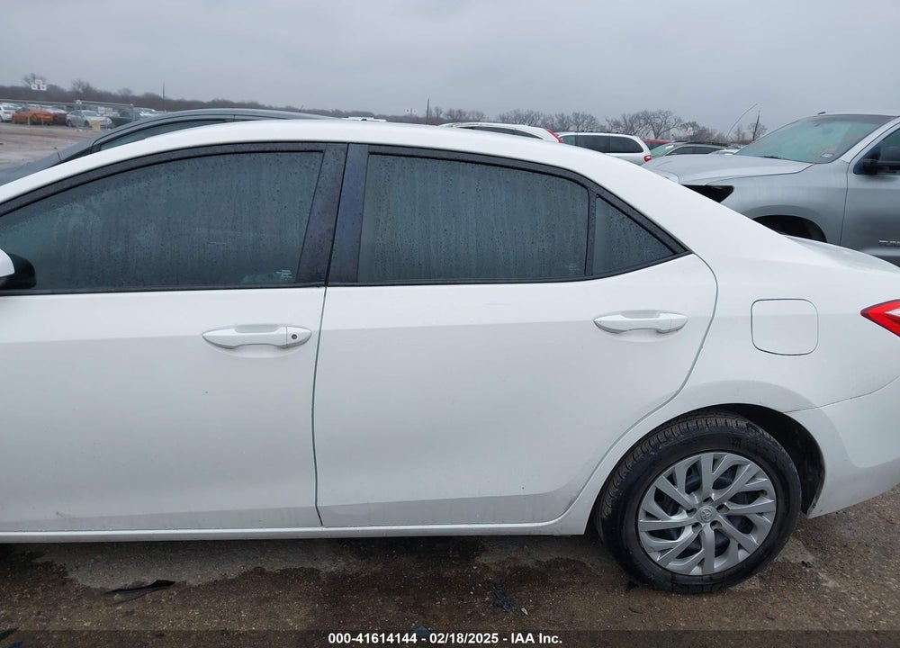 2018 TOYOTA COROLLA VIN: 5YFBURHEXJP748747