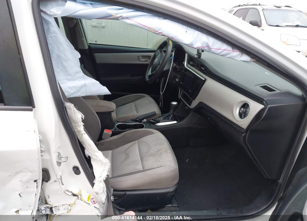 2018 TOYOTA COROLLA VIN: 5YFBURHEXJP748747