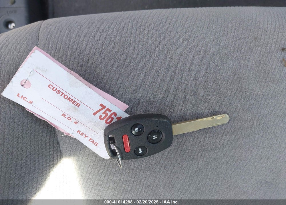 2016 NISSAN VERSA VIN: 1HGFA16887L096304
