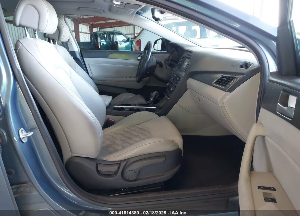 2016 HYUNDAI SONATA VIN: 5NPE34AF4GH365690