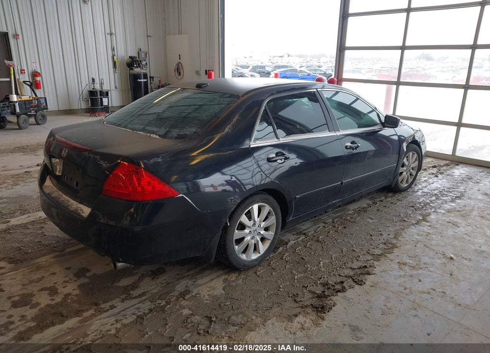 2007 HONDA ACCORD VIN: 1HGCM665X7A010810