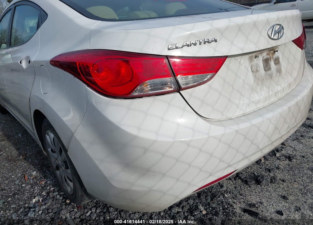 2011 HYUNDAI ELANTRA VIN: 5NPDH4AE1BH027497