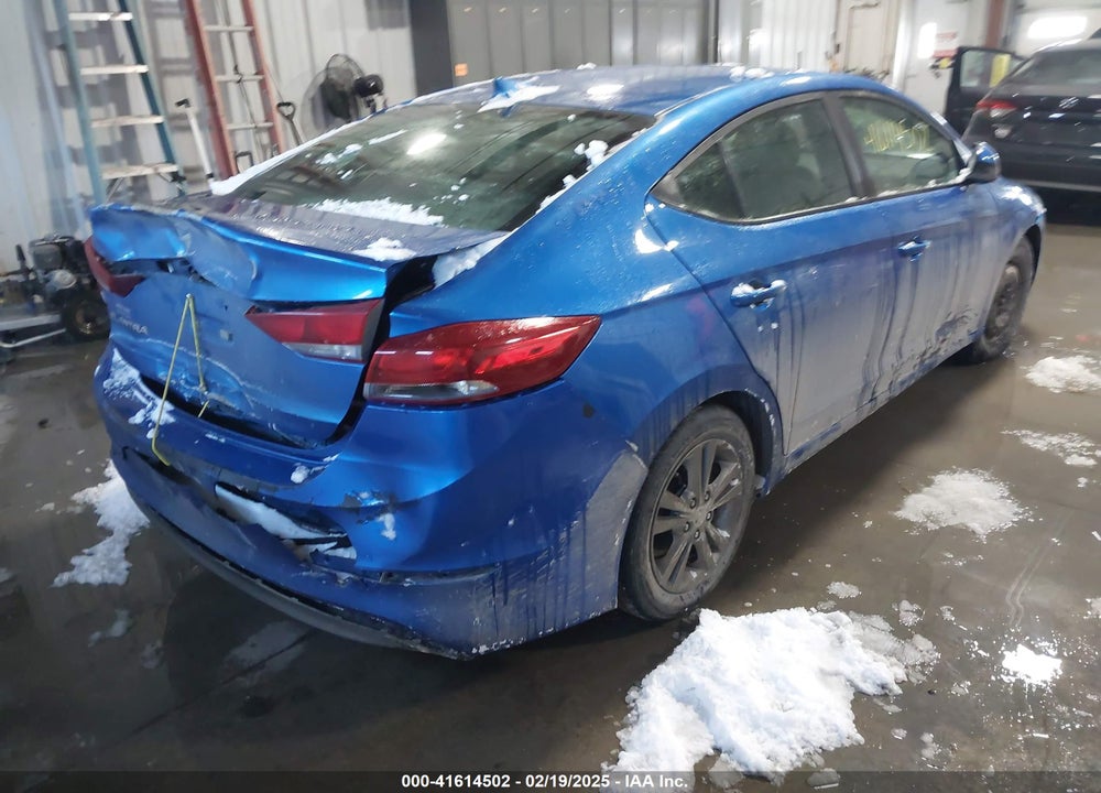 2017 HYUNDAI ELANTRA VIN: 5NPD84LF3HH129186
