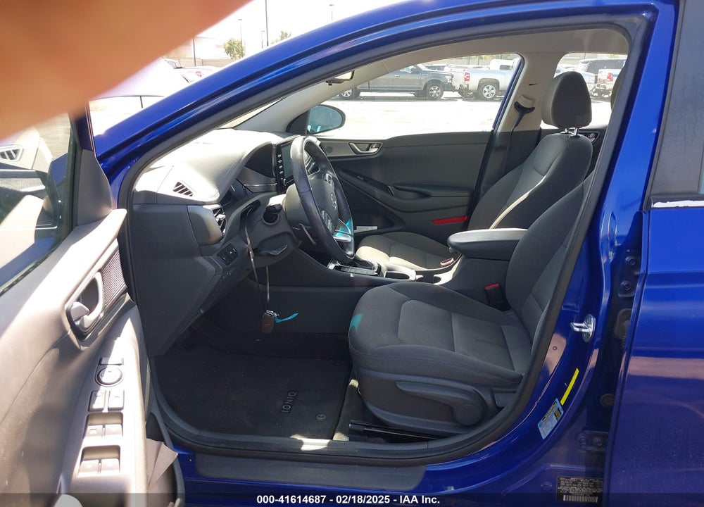 2020 HYUNDAI IONIQ PLUG-IN HYBRID SE VIN: KMHC65LD1LU201180