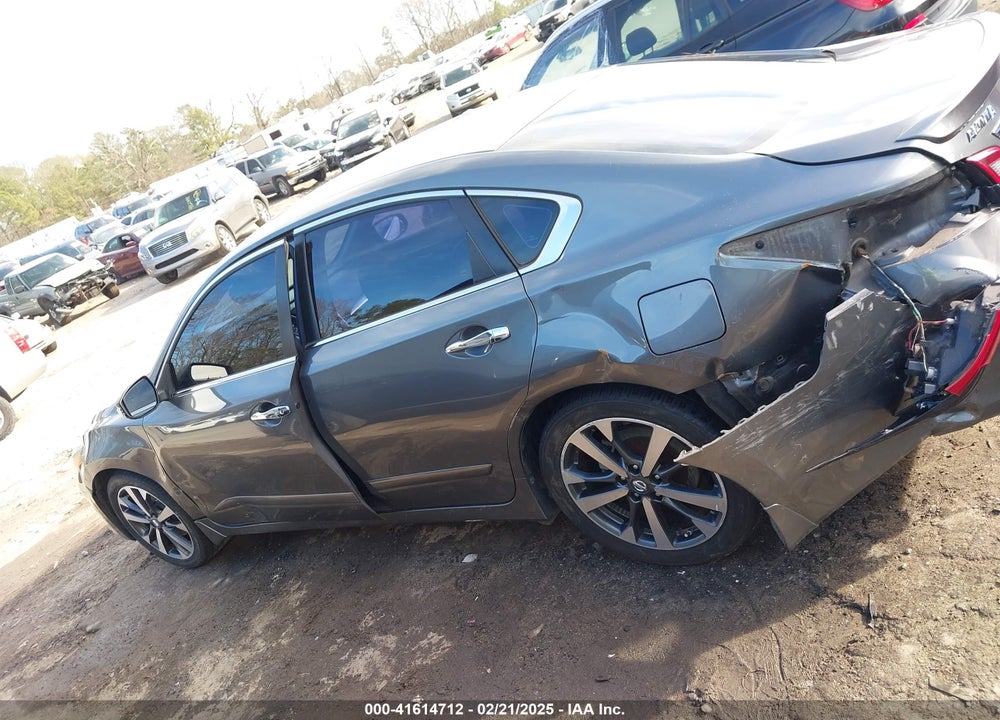2017 NISSAN ALTIMA VIN: 1N4AL3AP2HC127583