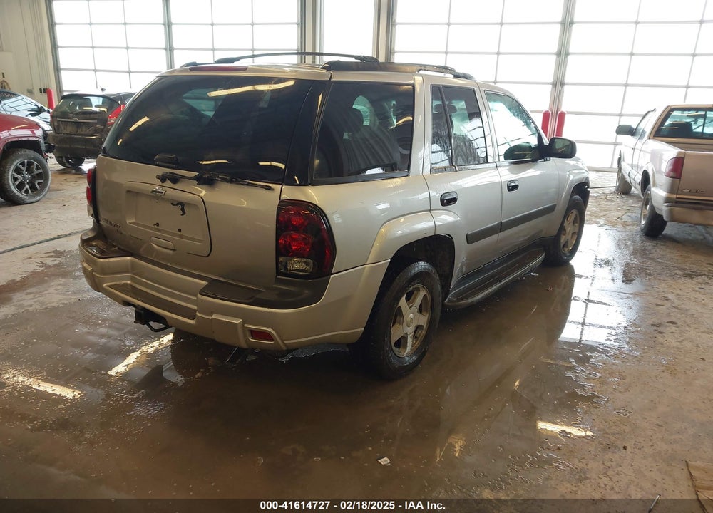 2005 CHEVROLET TRAILBLAZER LS VIN: 1GNDS13S152192403