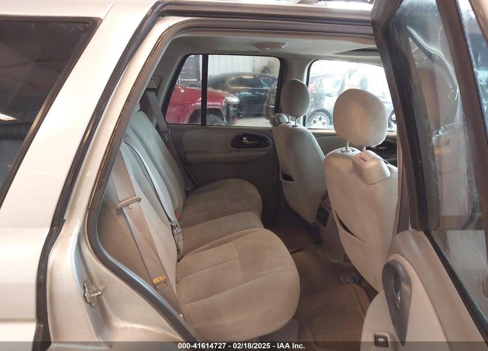 2005 CHEVROLET TRAILBLAZER LS VIN: 1GNDS13S152192403