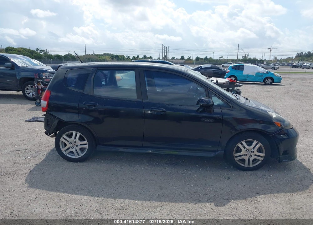 2008 HONDA FIT VIN: JHMGD38648S008288