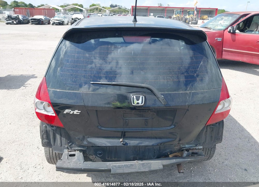 2008 HONDA FIT VIN: JHMGD38648S008288