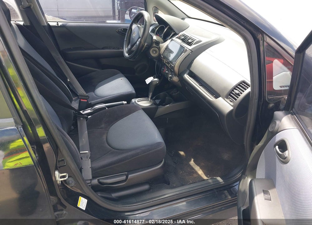 2008 HONDA FIT VIN: JHMGD38648S008288