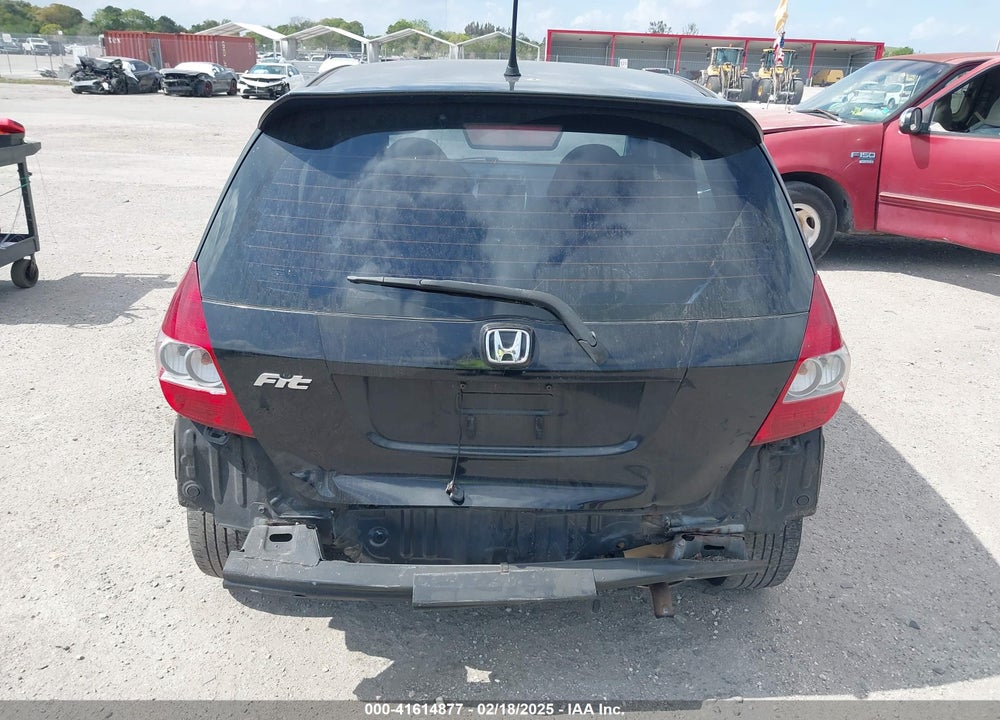 2008 HONDA FIT VIN: JHMGD38648S008288