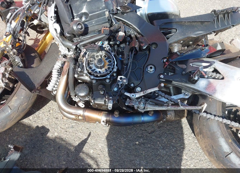2024 YAMAHA YZFR1M VIN: JYARN67E3RA000655