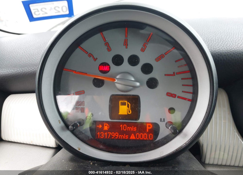 2010 MINI COOPER VIN: WMWMF3C54ATZ22597