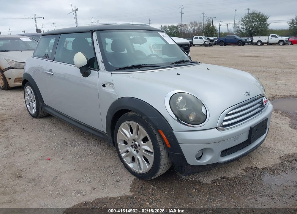 2010 MINI COOPER VIN: WMWMF3C54ATZ22597