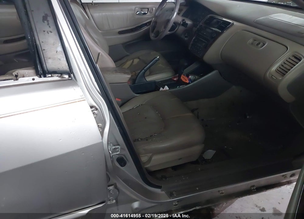 1999 HONDA ACCORD EX V6 VIN: 1HGCG1651XA026114