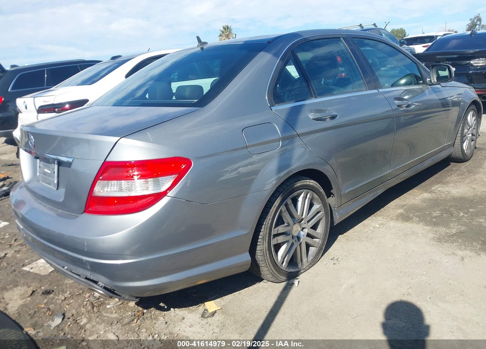 2009 MERCEDES-BENZ C 300 VIN: WDDGF54X49R055857