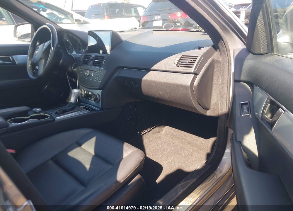 2009 MERCEDES-BENZ C 300 VIN: WDDGF54X49R055857