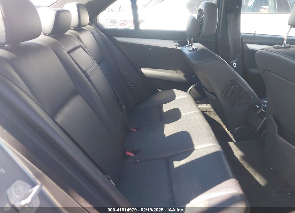 2009 MERCEDES-BENZ C 300 VIN: WDDGF54X49R055857