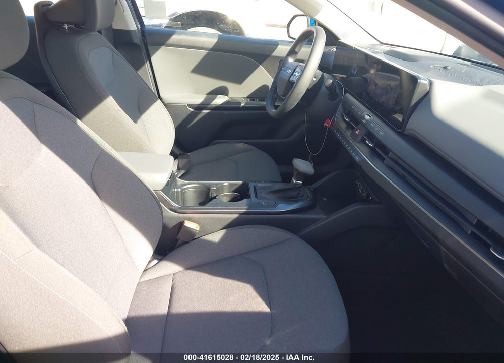 2025 KIA K4 LXS VIN: 3KPFT4DE5SE027655