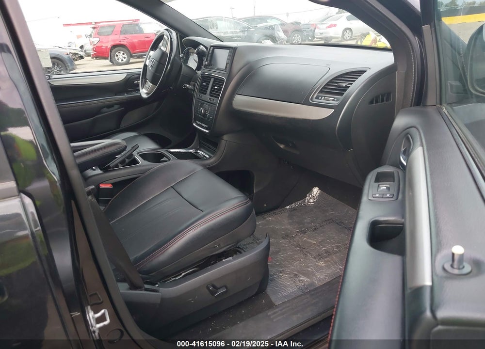 2017 DODGE GRAND CARAVAN GT VIN: 2C4RDGEG8HR814425