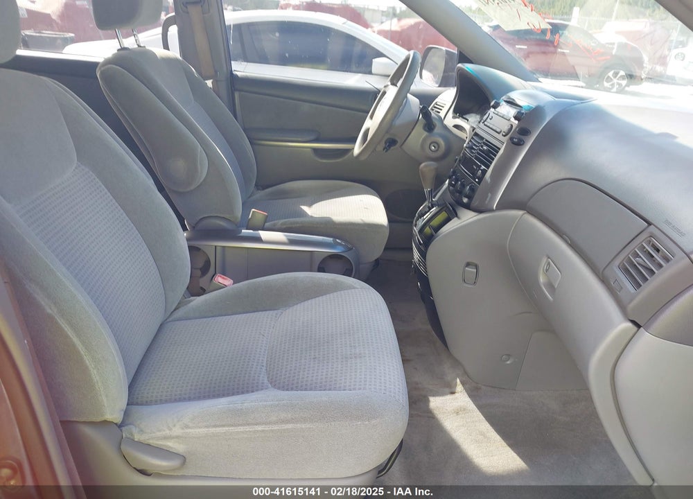 2010 TOYOTA SIENNA CE VIN: 5TDKK4CC5AS292372