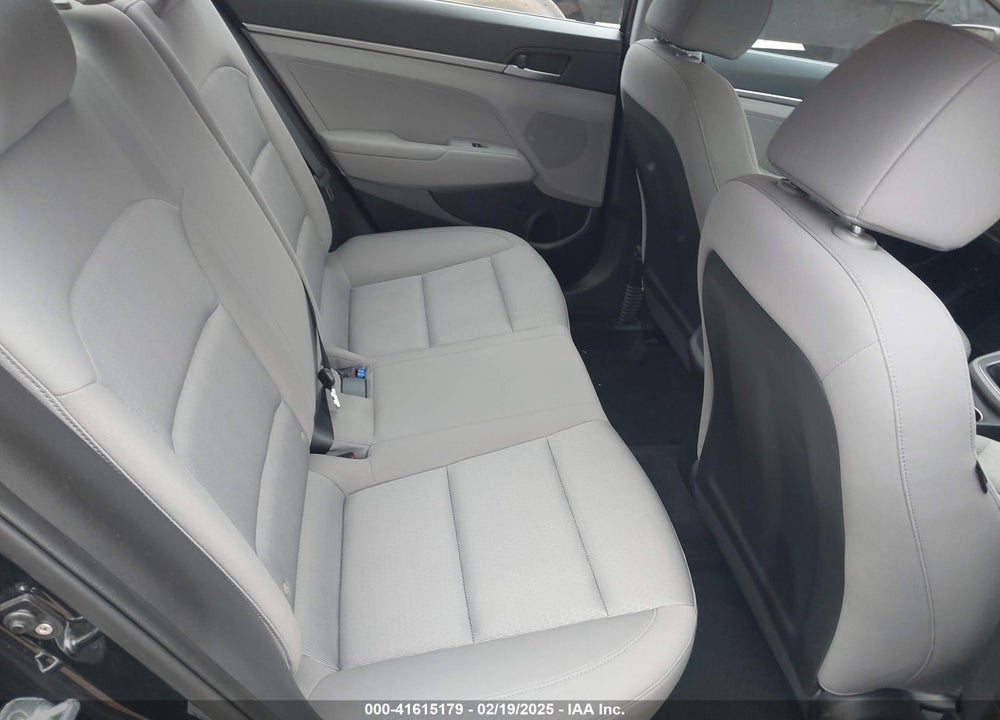 2018 HYUNDAI ELANTRA VIN: KMHD74LF7JU470004