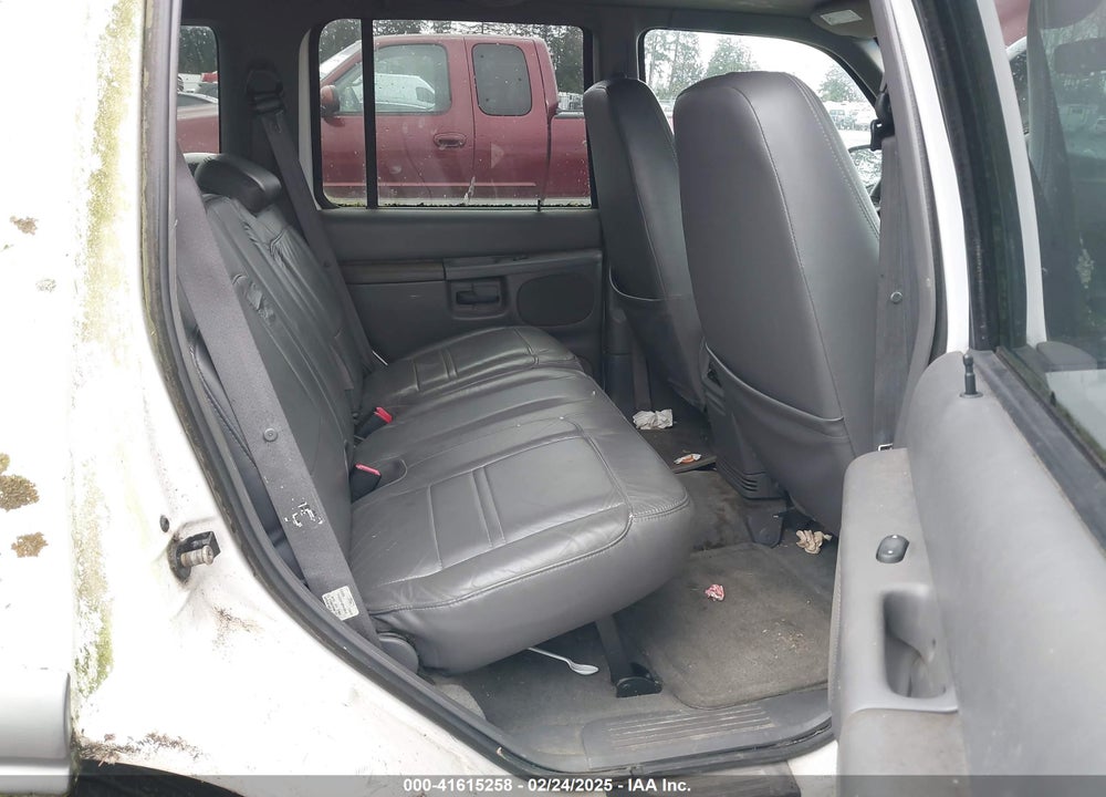 2000 FORD EXPLORER XLT VIN: 1FMZU73E1YZB04723