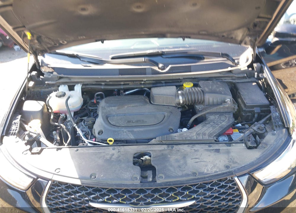 2024 CHRYSLER PACIFICA TOURING L VIN: 2C4RC1BG1RR151303