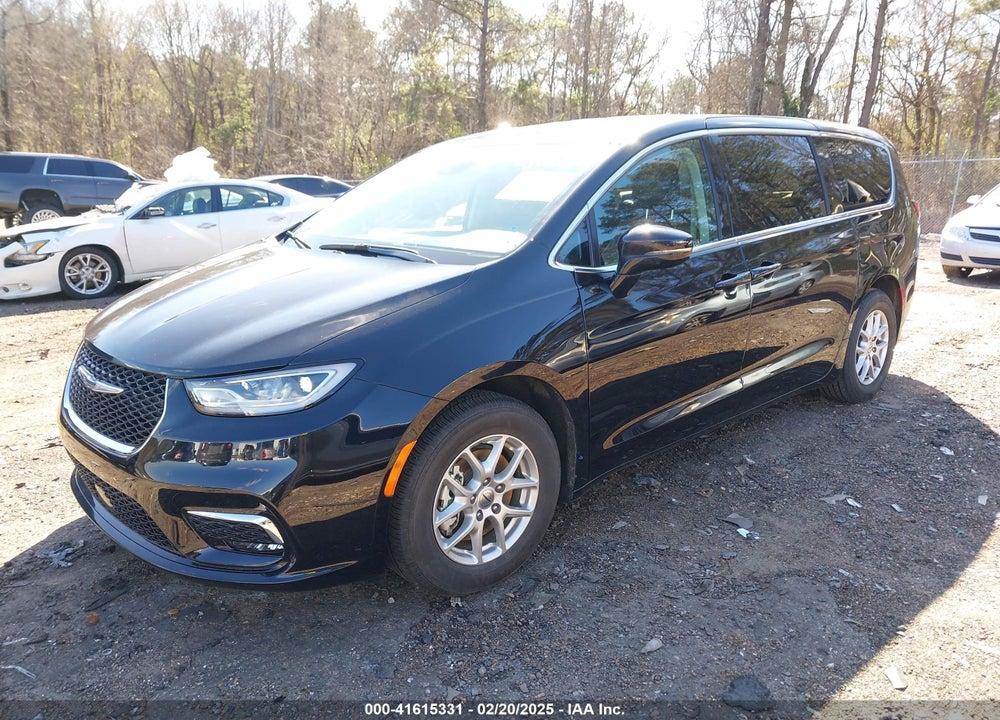 2024 CHRYSLER PACIFICA TOURING L VIN: 2C4RC1BG1RR151303