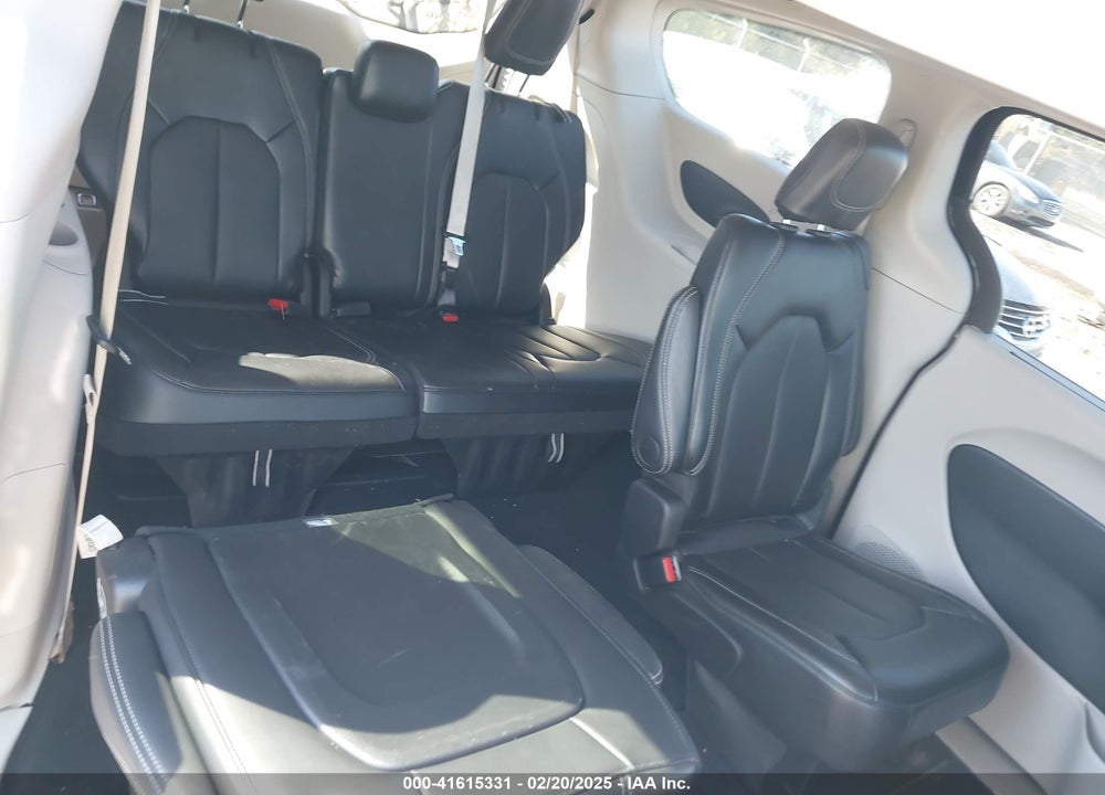 2024 CHRYSLER PACIFICA TOURING L VIN: 2C4RC1BG1RR151303