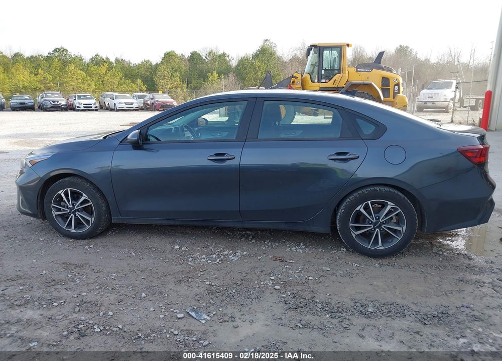 2023 KIA FORTE LXS VIN: 3KPF24AD2PE586988