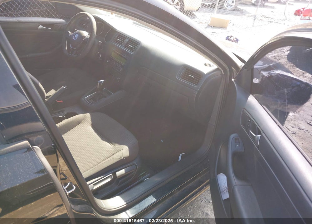 2015 VOLKSWAGEN JETTA VIN: 3VW2K7AJ1FM269582