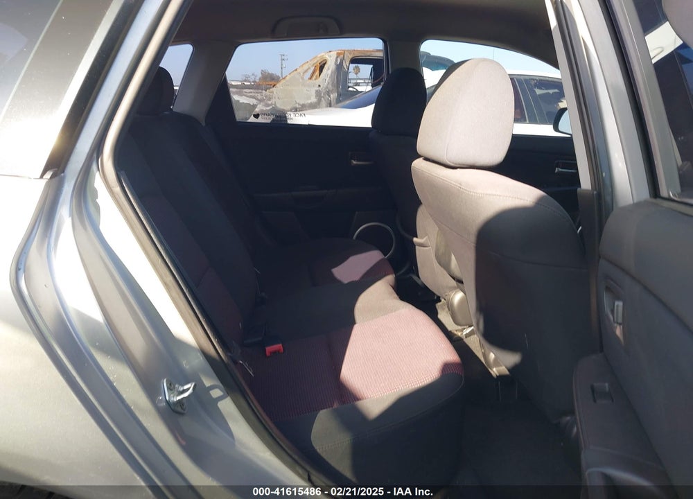 2004 MAZDA MAZDA3 VIN: JM1BK143641186138