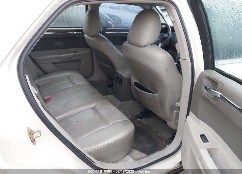 2007 CHRYSLER 300 TOURING VIN: 2C3KA53G27H629412