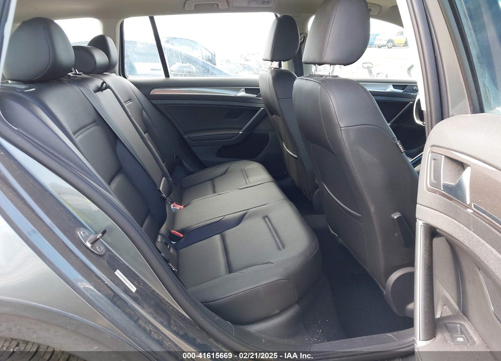 2017 VOLKSWAGEN GOLF ALLTRACK VIN: 3VWH17AUXHM527477