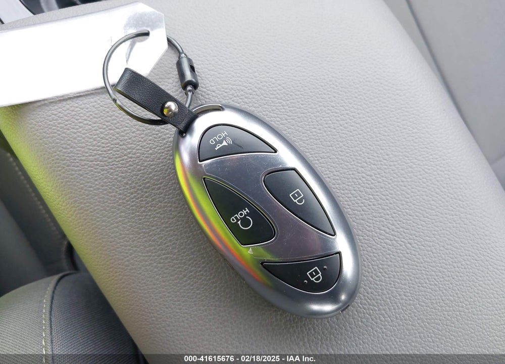 2025 HYUNDAI ELANTRA VIN: KMHLS4DG0SU921096