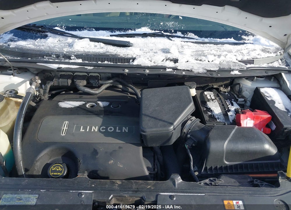 2011 LINCOLN MKX VIN: 2LMDJ8JK2BBJ14015