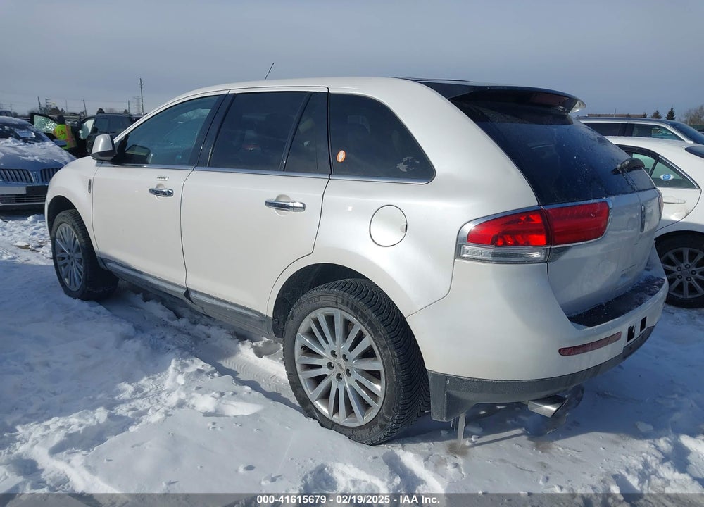 2011 LINCOLN MKX VIN: 2LMDJ8JK2BBJ14015