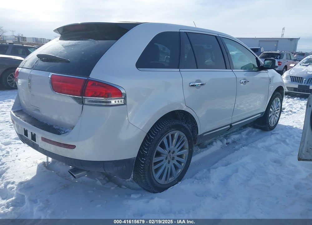 2011 LINCOLN MKX VIN: 2LMDJ8JK2BBJ14015