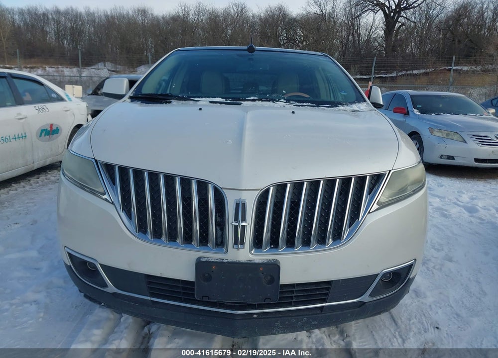 2011 LINCOLN MKX VIN: 2LMDJ8JK2BBJ14015