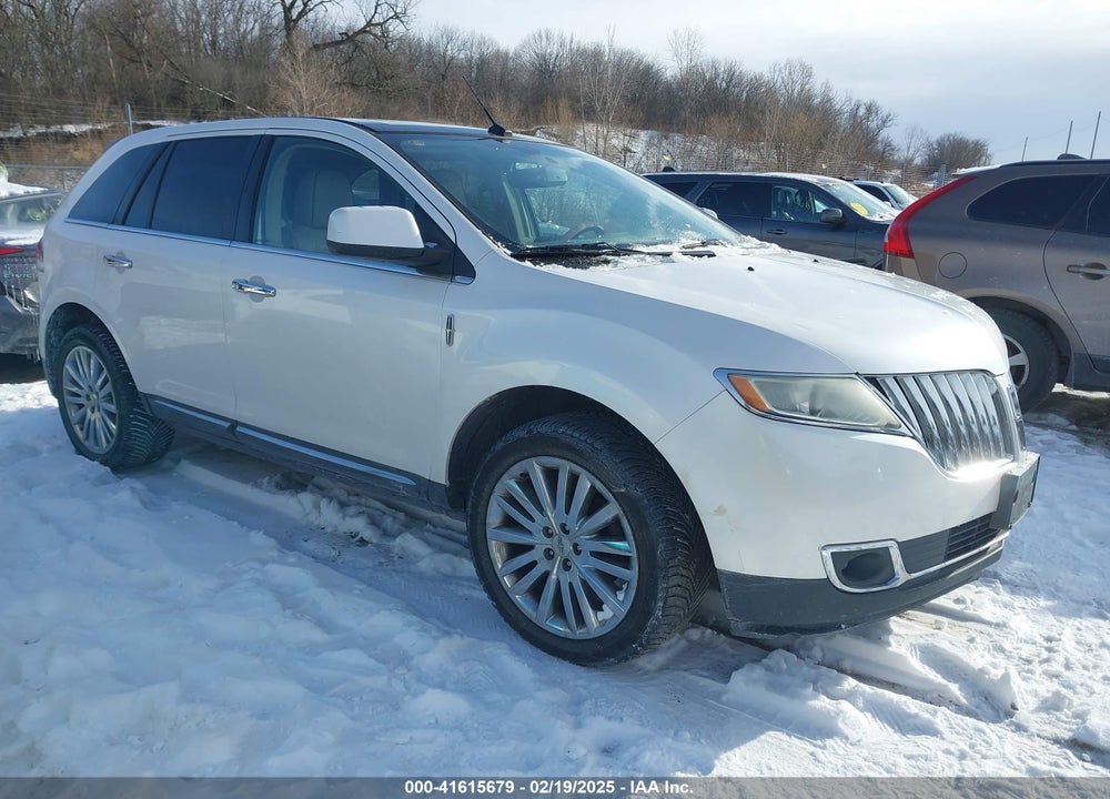 2011 LINCOLN MKX VIN: 2LMDJ8JK2BBJ14015