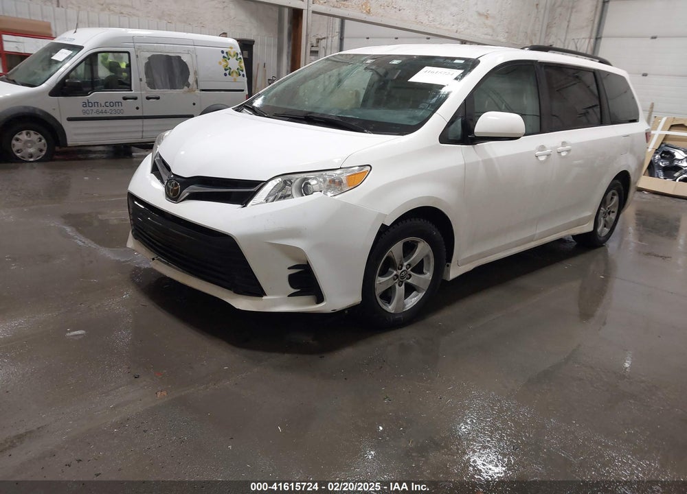 2018 TOYOTA SIENNA VIN: 5TDKZ3DC4JS922290