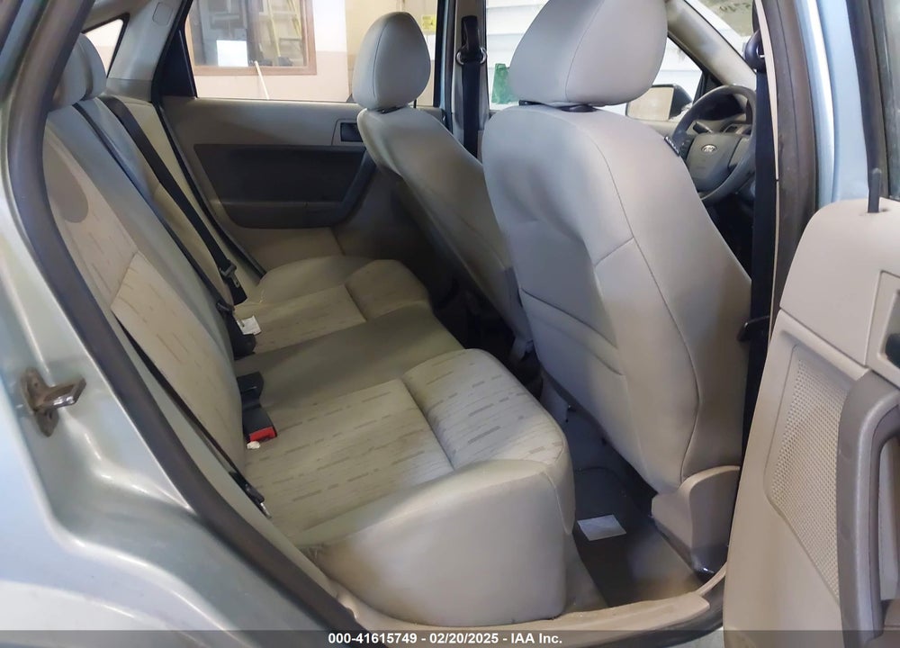 2009 FORD FOCUS SE VIN: 1FAHP35N79W246905