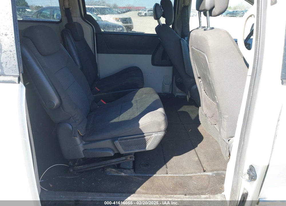2010 DODGE GRAND CARAVAN VIN: 2D4RN5D11AR496932