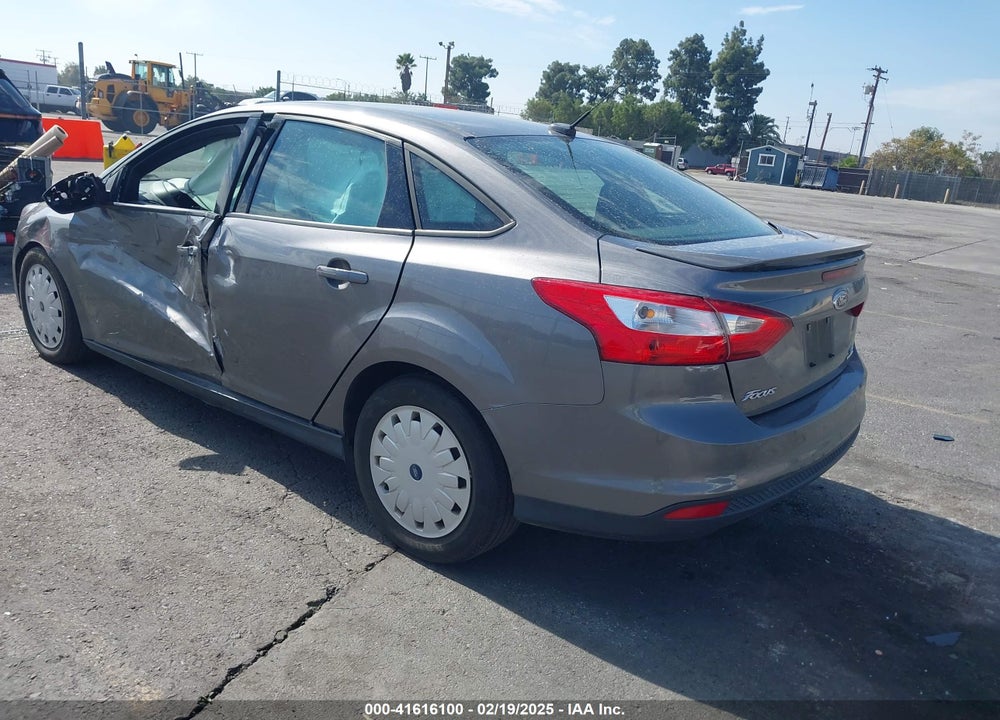2014 FORD FOCUS VIN: 1FADP3F2XEL414230